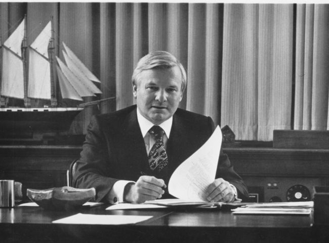 Bill Davis, Dead at 92