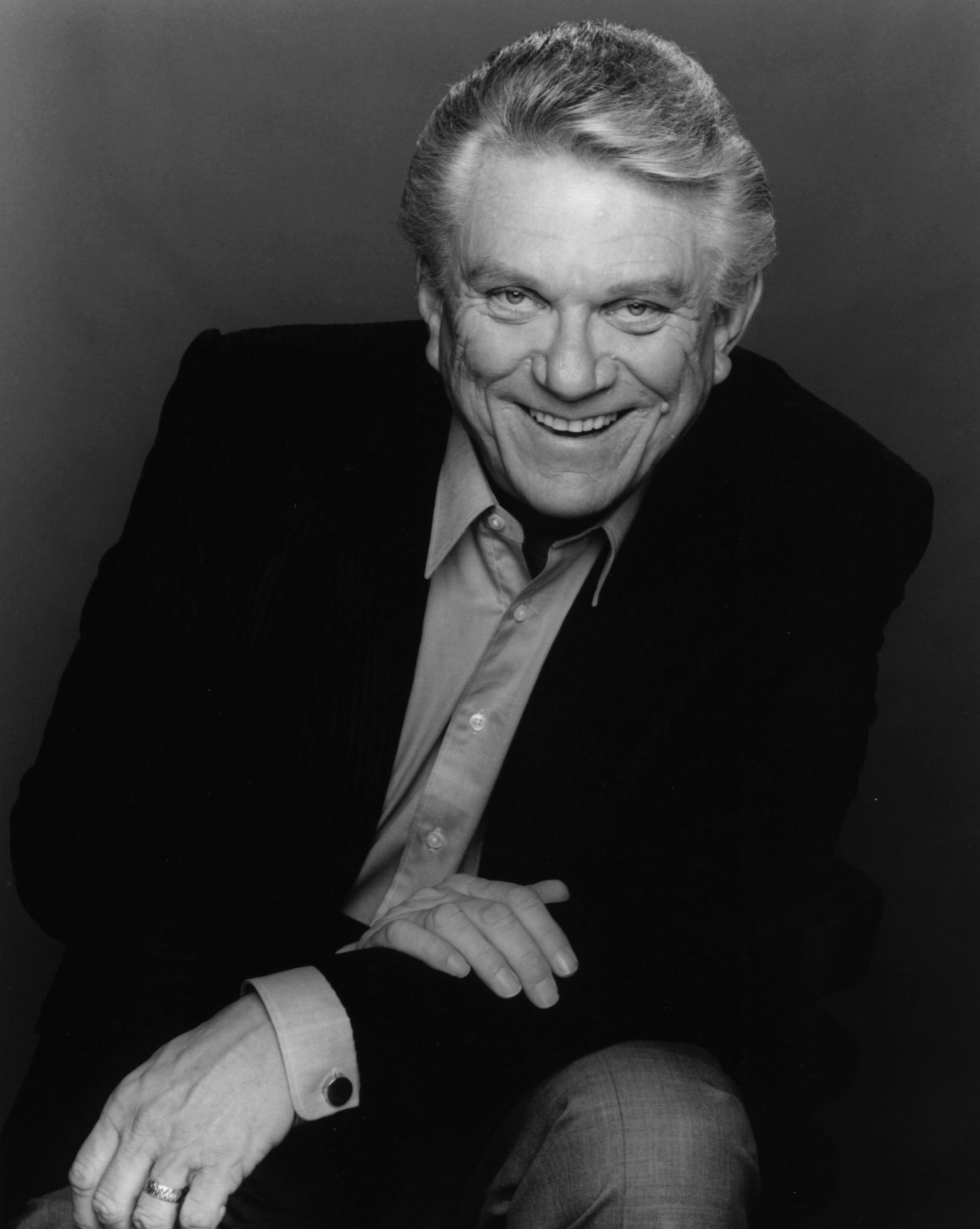 Tommy Hunter, Dead at 89